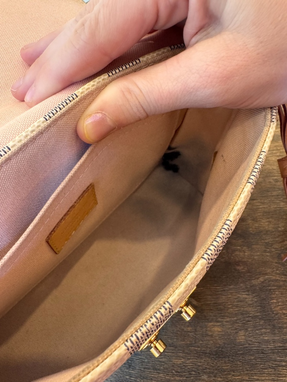 Louis Vuitton Croisette in Damier Azur Canvas - Picture 2 of 10